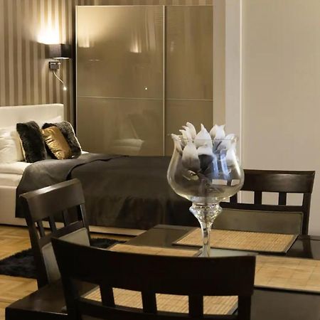 Premium Apartment By Hi5 - Lendvay Palace Budapest Bagian luar foto